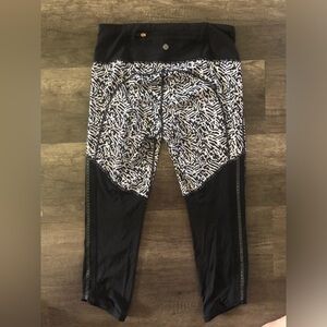 Lululemon Pace Pusher Cropped Legging Size 6